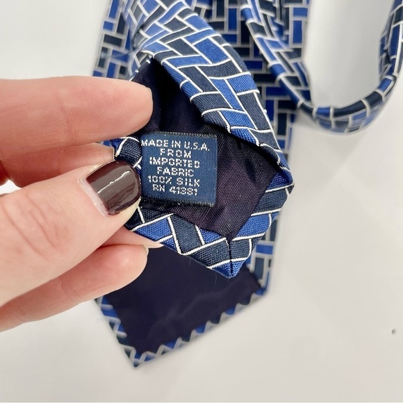 Polo by Ralph Lauren Navy Blue Royal Blue Preppy Old Money Geometric Silk Tie - Picture 6 of 6